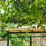 Villa Unique Traditional House, Hosted By J&g
