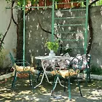 Unique Traditional House, Hosted By J&g Villa Tirana