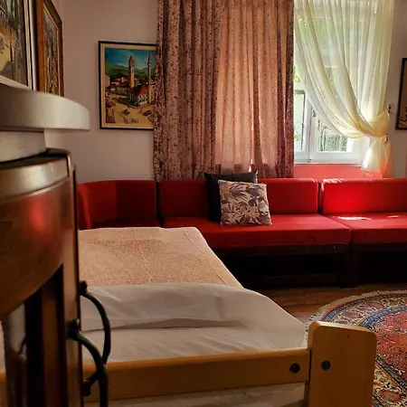 Unique Traditional House, Hosted By J&g Villa Tirana