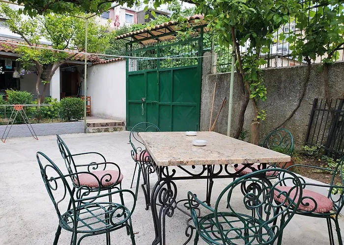 Villa Unique Traditional House, Hosted By J&g