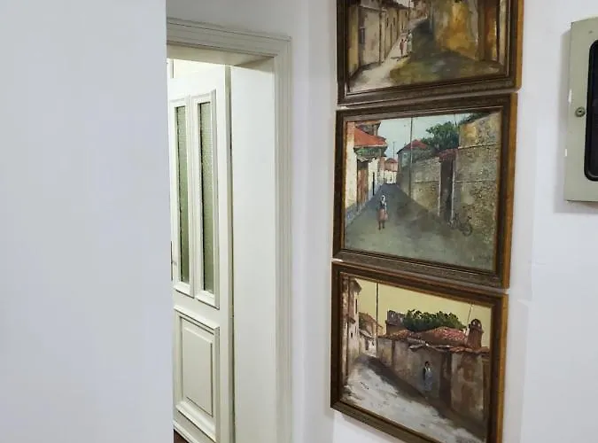 Unique Traditional House, Hosted By J&g Villa Tiran