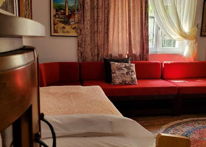 Unique Traditional House, Hosted By J&g Villa Tirana