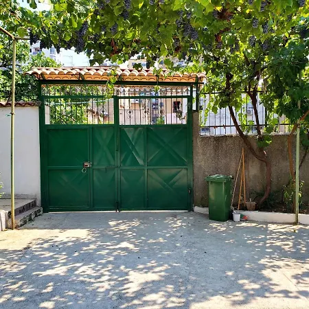 Unique Traditional House, Hosted By J&g Вилла