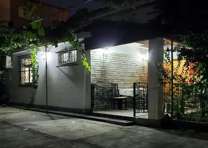 Unique Traditional House, Hosted By J&g *