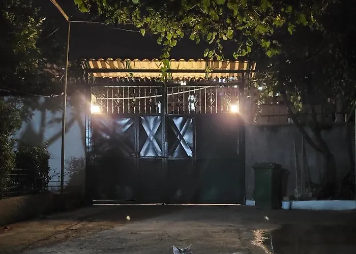 Unique Traditional House, Hosted By J&g *