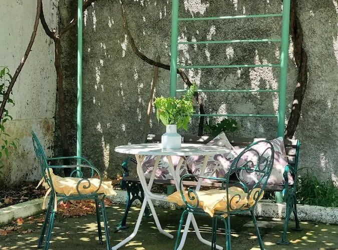 Unique Traditional House, Hosted By J&g Villa Tirana